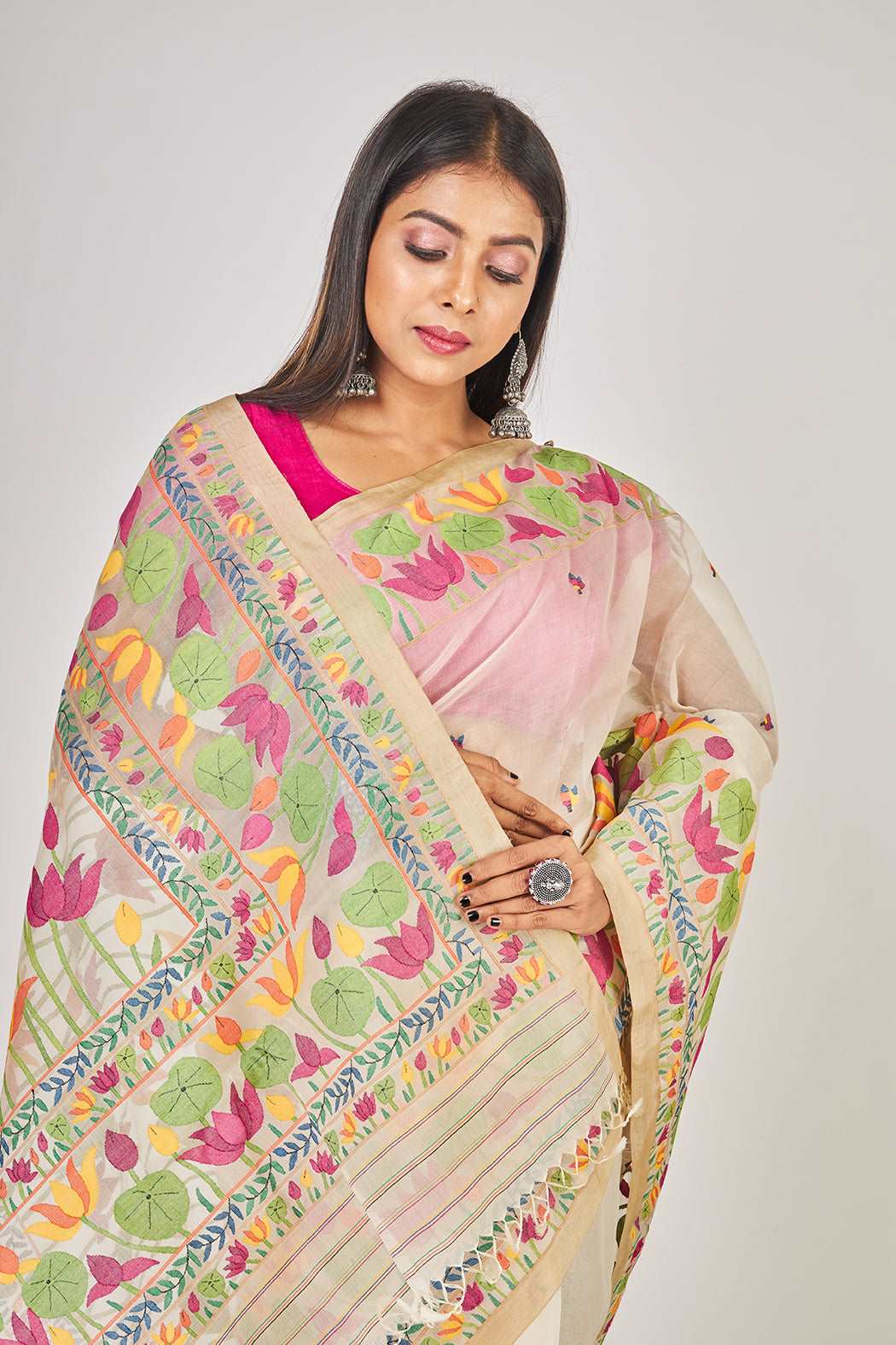 Beige Tulip & Lotus Floral Silk Jamdani Saree-017