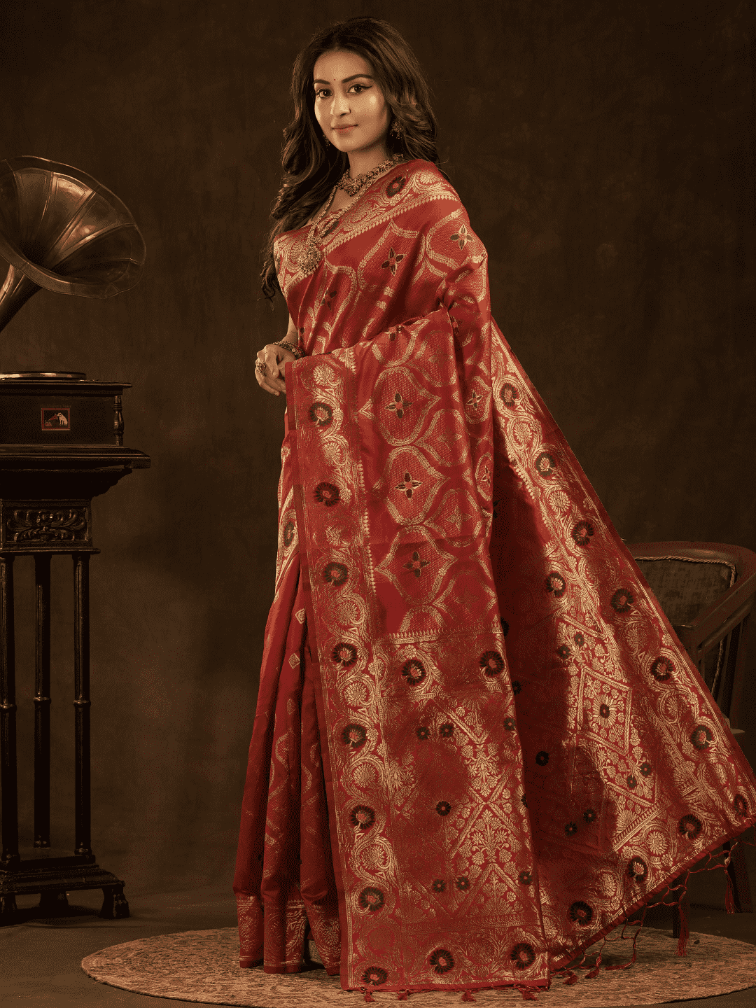 Banarasi Silk Ethnic Motifs Saree In Classic Red (Precision Looms) -009