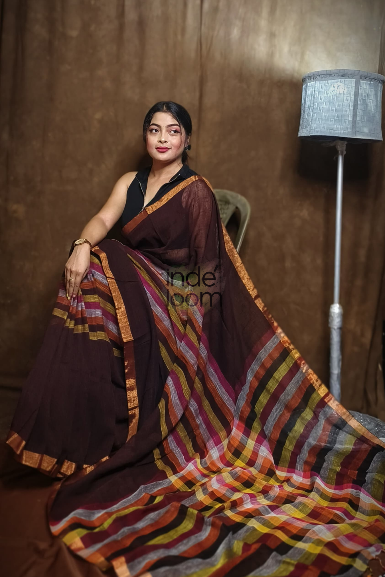 Handloom Linen Checks Saree with Golden Border-008