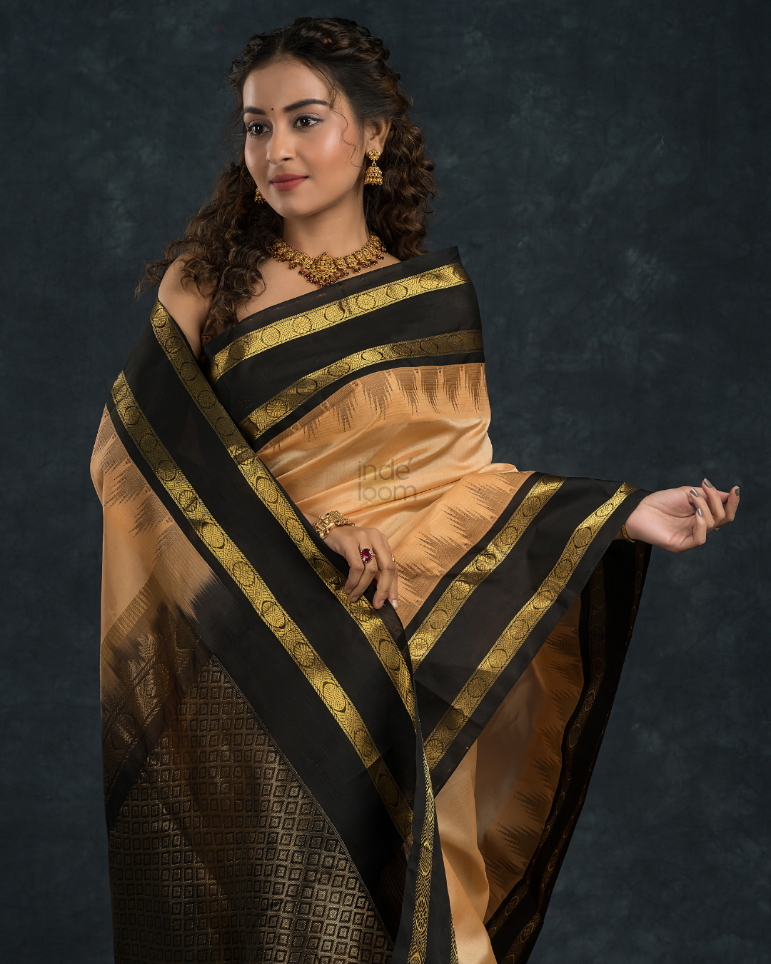 Pure handloom Korvai Saree in Beige and Coal Black Pallu - 013