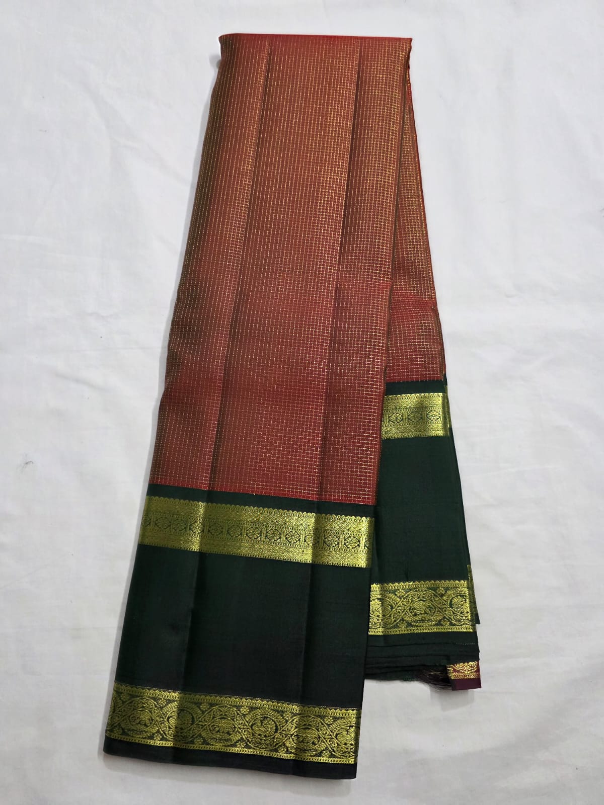 Pure Handwoven Gadwal Silk Saree Garnet Red - 022