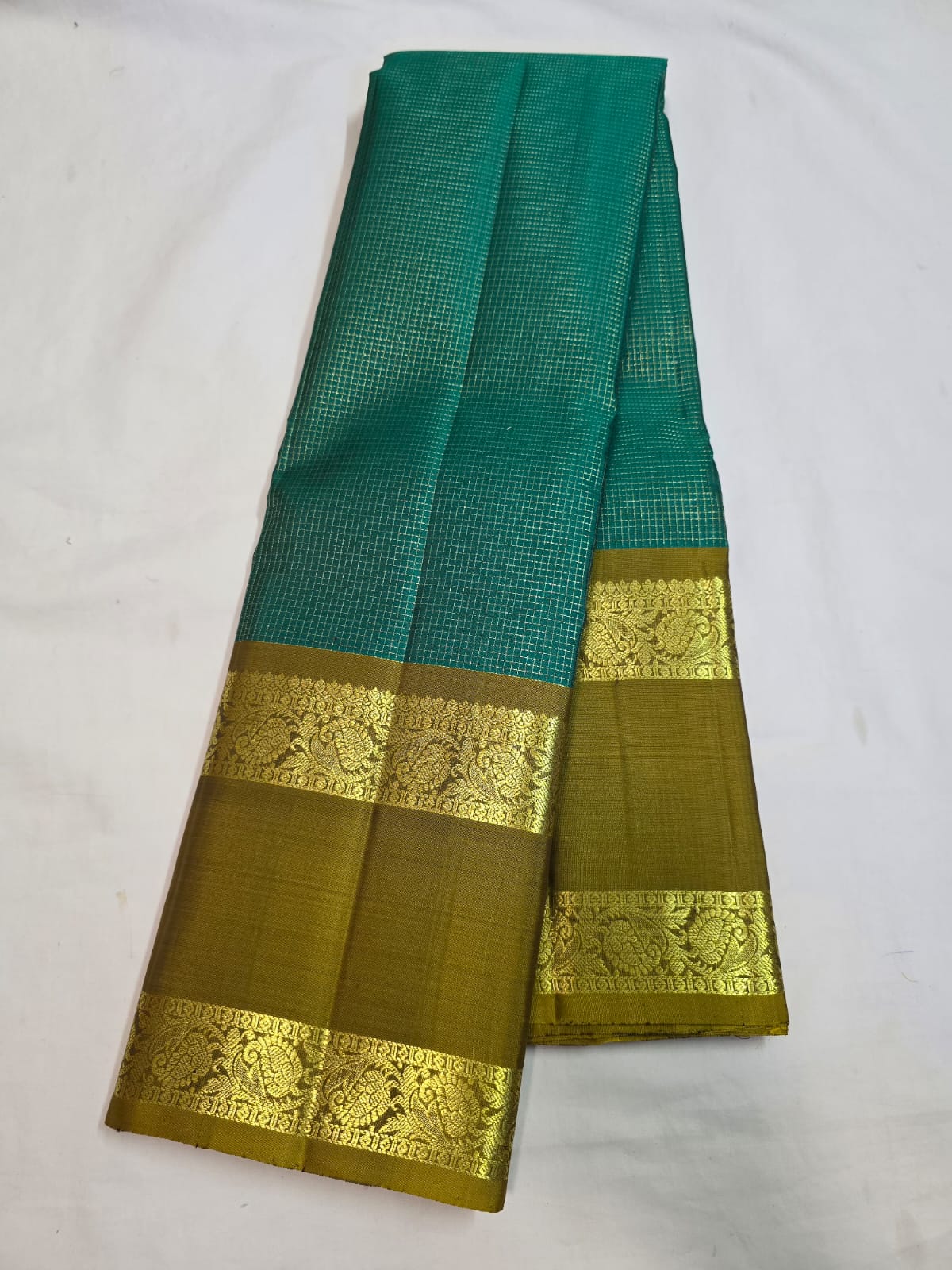 pure Handwoven Gadwal Silk Saree Meadow Green - 032